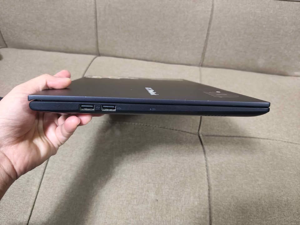 ASUS LAPTOP AMD RYZEN 5